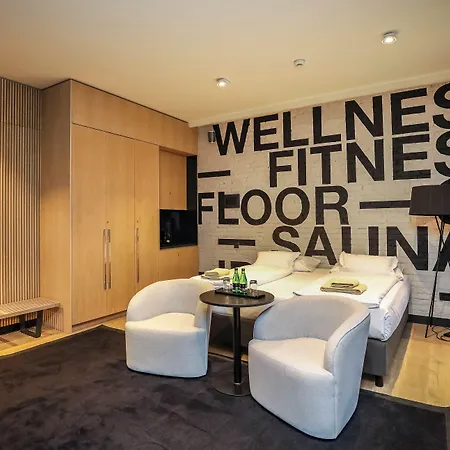 Ilonn Boutique Limanowskiego 4*