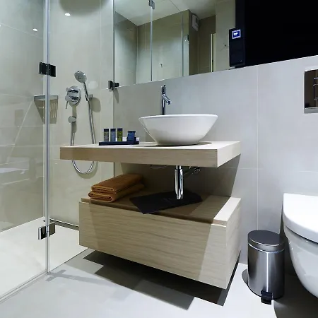 Ilonn Boutique Limanowskiego 4*