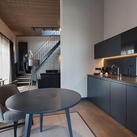 Ilonn Boutique Limanowskiego 호텔