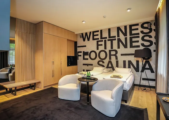 Ilonn Boutique Limanowskiego 4*